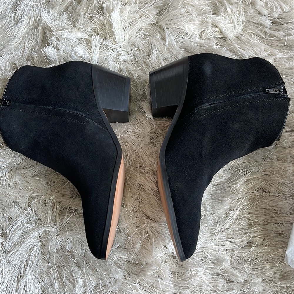BRAND NEW NEVER WORN WITH BOX/TAGS black suede cowboy booties Banana Republic